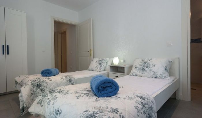 Twin bedroom, Villa Gregory, Corfu