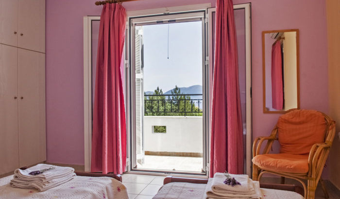 Twin bedroom, Villa Melissani, Kefalonia
