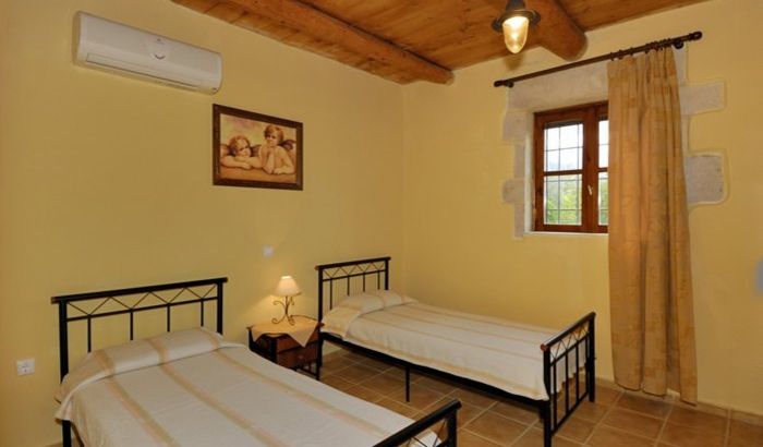 Twin Bedroom, Villa Aphrodite, Crete