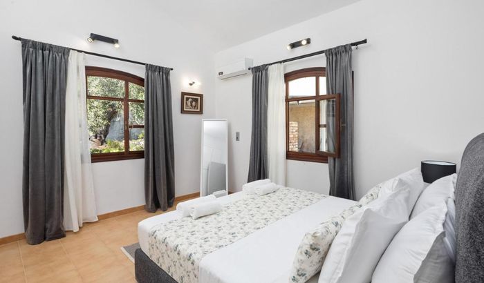 Double bedroom, Kalami Lookout Villa, Kalami, Corfu
