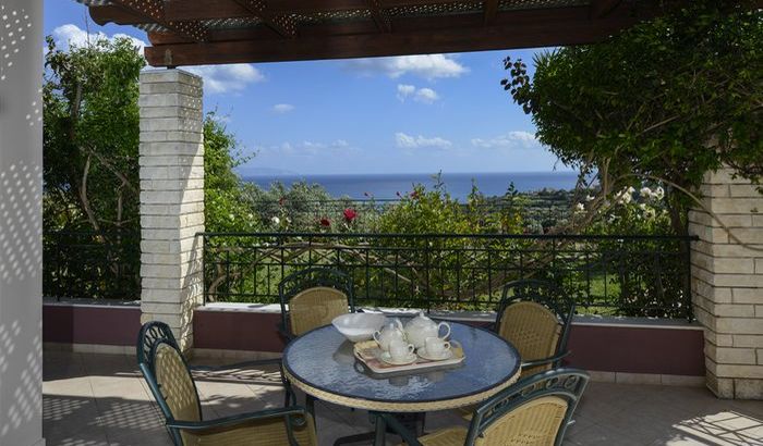 Outdoor Dining Area, Trapezaki Villas, Kefalonia