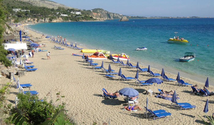 Makris Yalos Beach