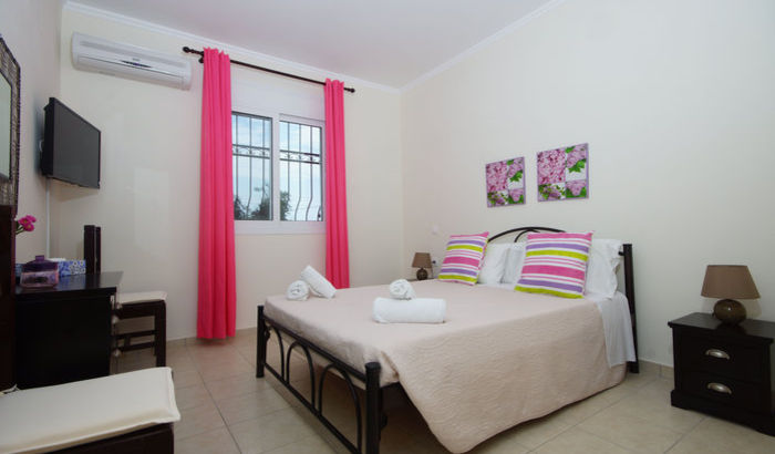 Double bedroom, San Nikolas Villa