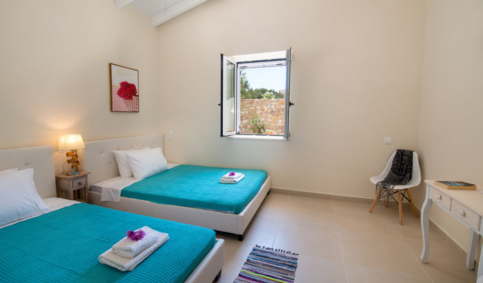 Twin bedroom, Triton's Nest, Paxos