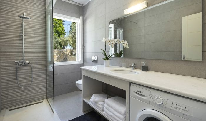 Bathroom, Villa Giovannina, Corfu