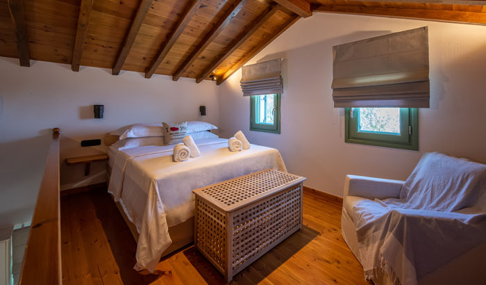Mezzanine bedroom, Villa Phoenix, Skopelos