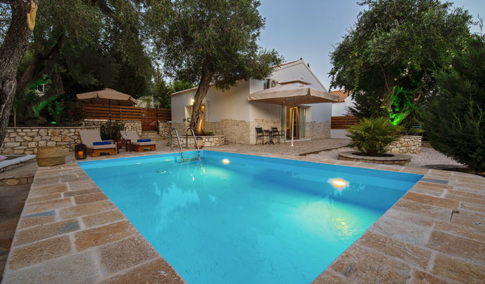 White Cliff Suite, Paxos